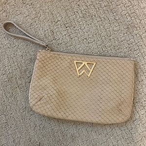 Kelly Wynne Risky Biz Wristlet in tan/gold snakeskin
